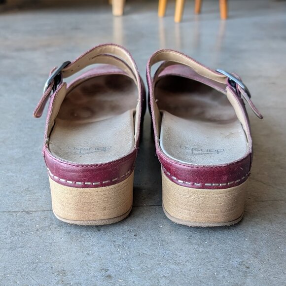 Dansko Britney Waxy Burnished Mule Clog in Wine size 39 - Picture 6 of 12